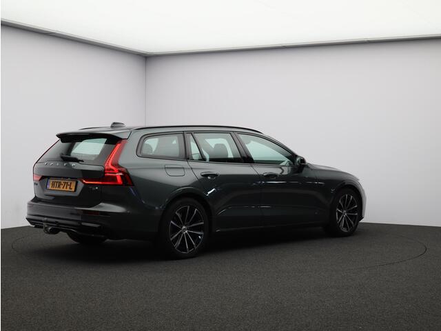 Volvo V60 T6 AWD Plug-in hybrid Plus Dark / Trekhaak / 360 camera / elektr. verst. contourstoelen / stuur-,stoel-, voorruit verw. / Harman Kardon audio / Keyless drive