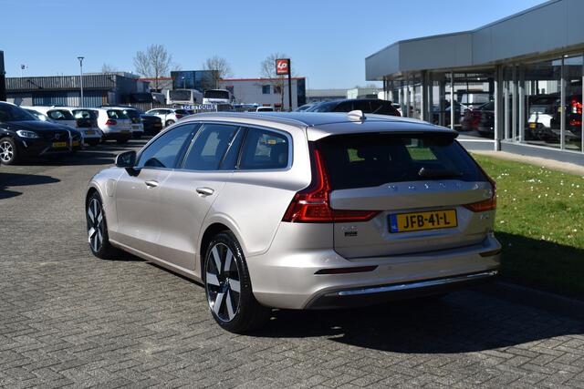 Volvo V60 T6 350PK Plug-in hybrid AWD Essential Bright / 19" Velgen / Lederen bekleding / Stuur & Stoelverwarming /