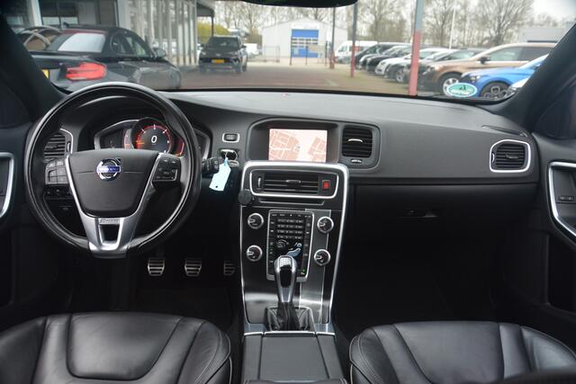Volvo V60 2.0 D4 Business Sport | Navigatie | Sportstoelen | Stoelverwarming | Camera | Stand-kachel | NL auto!! |