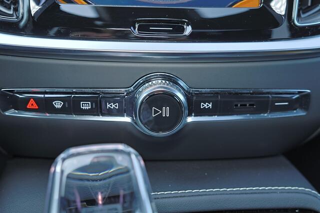 Volvo V60 T8 Recharge AWD Performance Edition - Polestar Engineered - Panorama/schuifdak - Styling kit - IntelliSafe Assist & Surround - Harman/Kardon audio - Parkeercamera achter - Verwarmde voorstoelen, stuur & achterbank - Parkeersensoren voor & achter - Elektr.