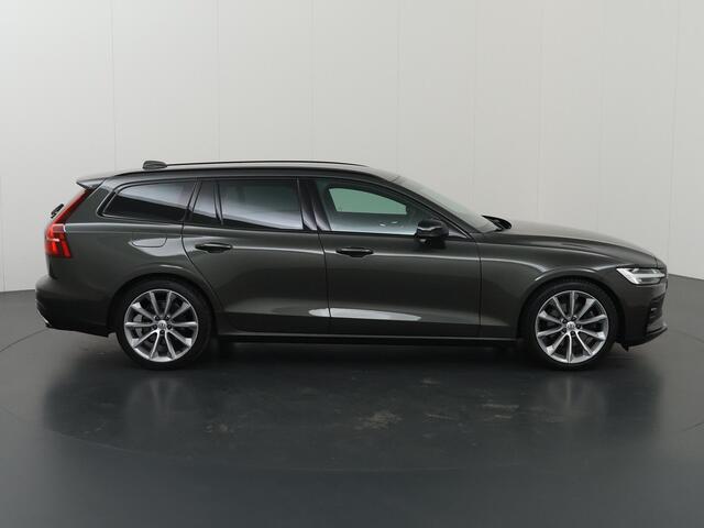 Volvo V60 2.0 B4 Core | LED | Contourstoelen ele.verstelbaar + geheugen | Stoelverwarming | Apple CarPlay/Android Auto | 360 Camera | Adaptieve Cruise Control | le. kofferdeksel | Harman/Kardon Audio |