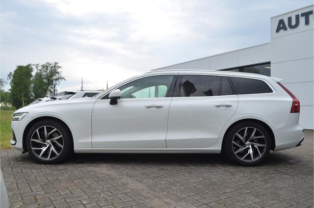 Volvo V60 2.0 T5 250pk Momentum Trekhaak 1800kg wegklapb | Drive modus | Carplay | 18'' LMV | Bordenherkenning | Bochtverlichting | Getint glas