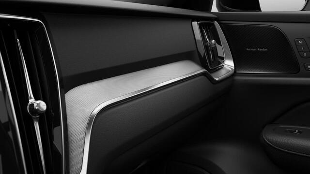 Volvo V60 2.0 T8 Plug-in hybrid AWD Plus Dark