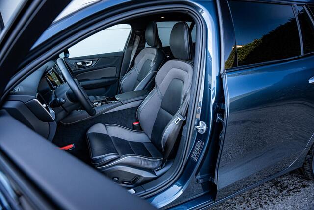 Volvo V60 2.0 T6 350pk Plug-in hybrid AWD Plus Dark|Pano|H&K|Elek-trekhaak|360°|NL-auto|Dealer-onderhouden