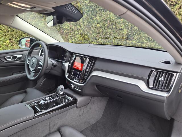 Volvo V60 2.0 T6 Plug-in hybrid AWD Ultra Dark