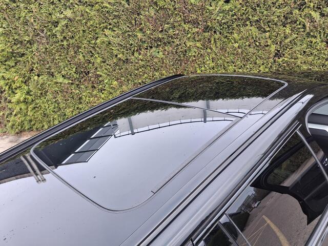 Volvo V60 2.0 T6 Plug-in hybrid AWD Ultra Dark