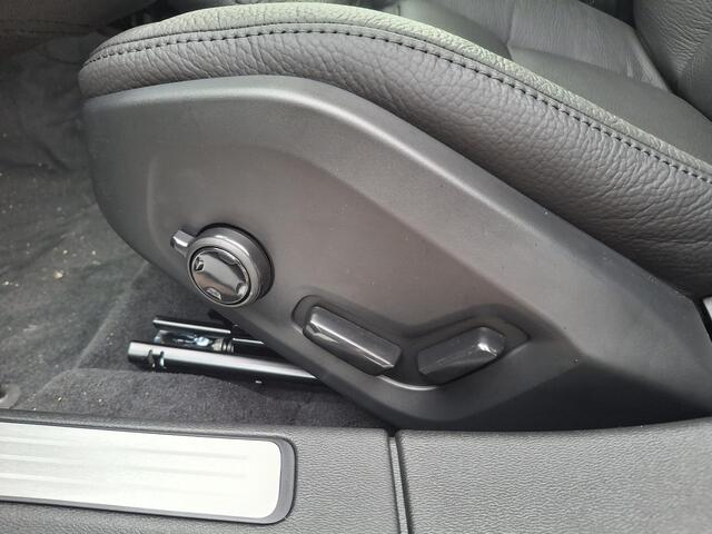 Volvo V60 2.0 T6 Plug-in hybrid AWD Ultra Dark