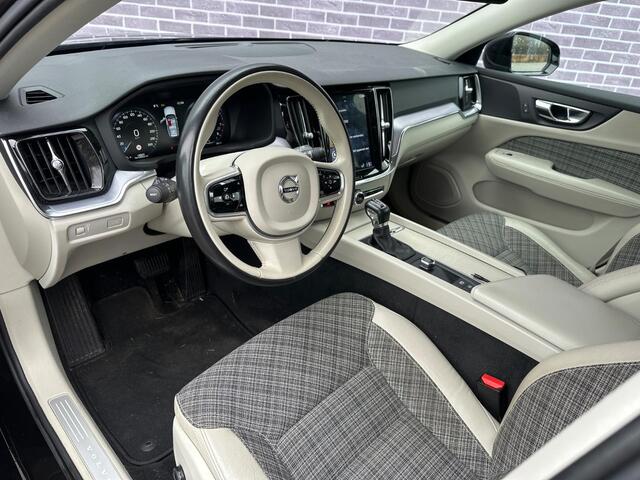 Volvo V60 2.0 T5 Momentum | Trekhaak | Stoel en Stuurverwarming | Standkachel | Navigatie | Elektrische Achterklep | FULL LED |
