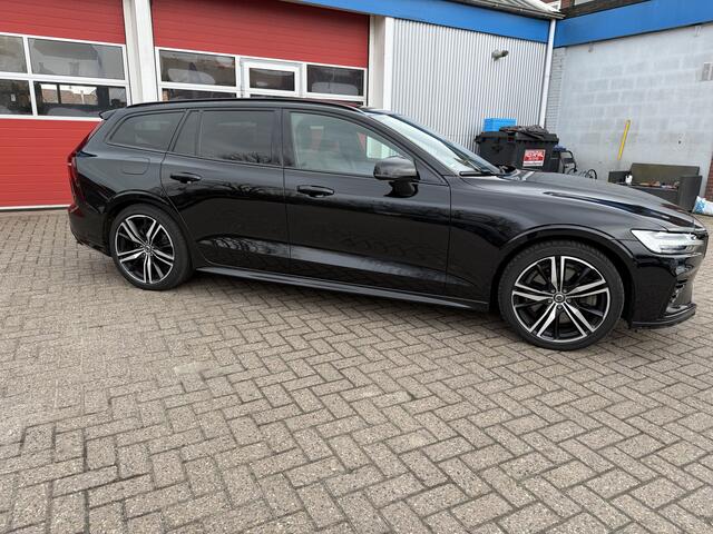 Volvo V60 2.0 T6 350 PK | Recharge | AWD R-Design | B&W Audio | 19 inch Lichtmetalen velgen | Bowers & Wilkens geluidinstallatie |