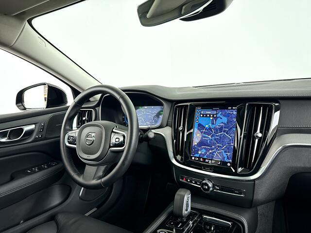 Volvo V60 T8 Plug-in hybrid AWD Ultra Dark | SOH 97% | Panoramadak | Parkeercamera | Head-up Display | Harman Kardon | Stoel- en Stuurverwarming | Trekhaak