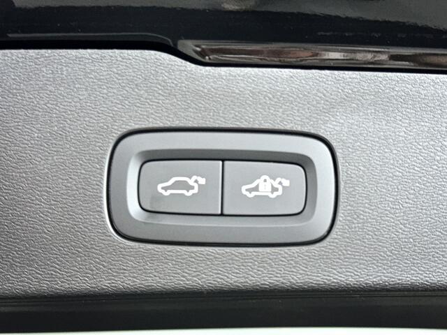 Volvo V60 T8 Plug-in hybrid AWD Ultra Dark Perf Edition | Panoramadak | 360° camera | Harman Kardon | Head-up Display | Polestar Tune | Stoel- en Stuurverwarming