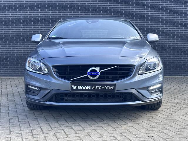 Volvo V60 2.0 T4 Business Sport | 18 inch Lichtmetalen velgen | Dubbele uitlaat |