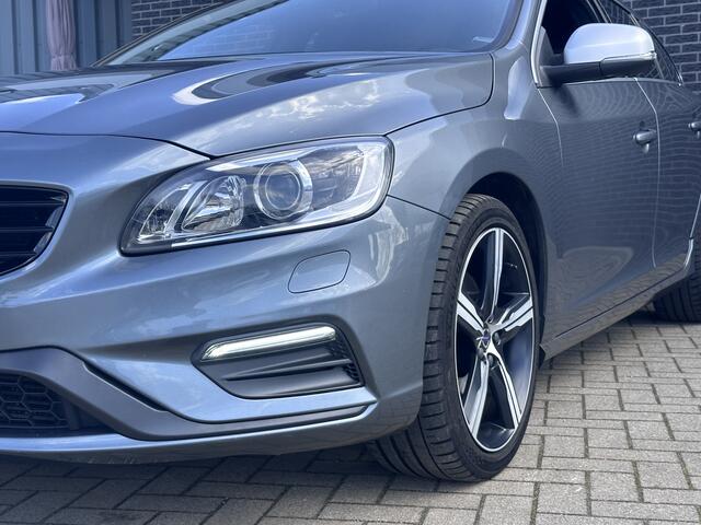 Volvo V60 2.0 T4 Business Sport | 18 inch Lichtmetalen velgen | Dubbele uitlaat |