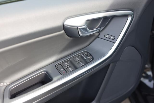 Volvo V60 1.5 T3 POLAR+ AUT | NAVI | LEDER | CAMERA