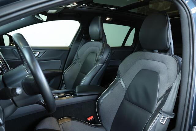 Volvo V60 B3 R-Design | Electrische bedienbare voorstoelen | Stoelverwarming | Adaptive Cruise Control | Parkeerverwarming | BLIS | Panoramadak | Parkeercamera | Parkeersensoren voor + achter | Semi Electrische Wegklapbare Trekhaak | Harman Kardon Premium Audio