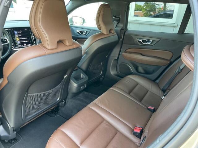 Volvo V60 2.0 B3 Inscription PANODAK LEDER SPORTSTOELEN XENON