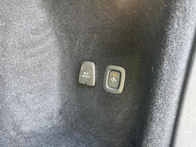 Volvo V60 2.0 B3 Inscription PANODAK LEDER SPORTSTOELEN XENON