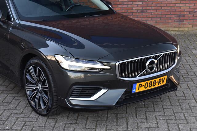 Volvo V60 T6 350PK Plug-in hybrid AWD Inscription | Stoel en stuur verwarming | Trekhaak | Panoramadak |