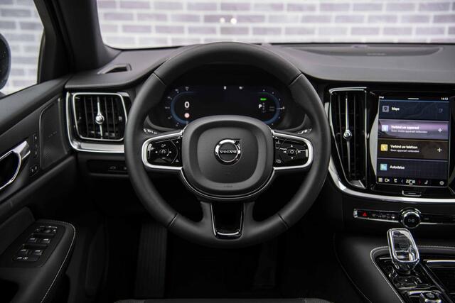 Volvo V60 2.0 T6 Plug-in hybrid AWD Ultra Dark | Panoramadak | Head Up Display | Donker Glas | Sportstoelen | Power Seats | Harman Kardon |