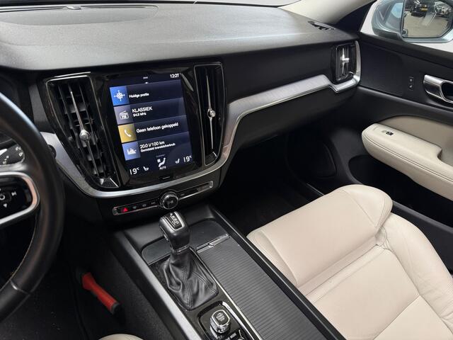 Volvo V60 2.0 T4 191pk Momentum Pro Aut- Panoramadak, Camera, Carplay/Android, Dealer Onderhouden