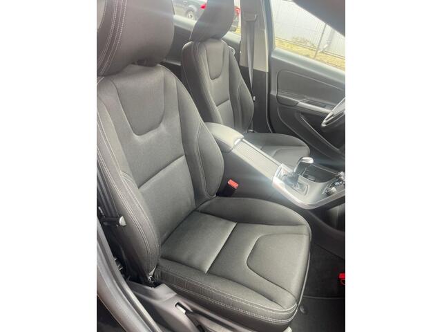 Volvo V60 2.0 T3 152PK Momentum PDC/BLUETOOTH/NAVI