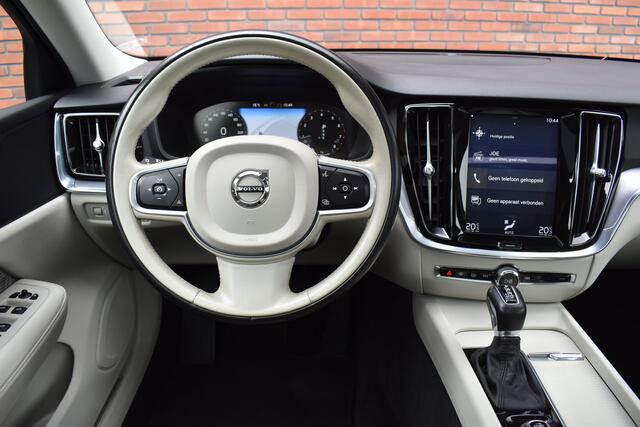 Volvo V60 T4 210PK Automaat Momentum Pro | Schuif-/kanteldak | 19'' | Polestar Optimalisatie |