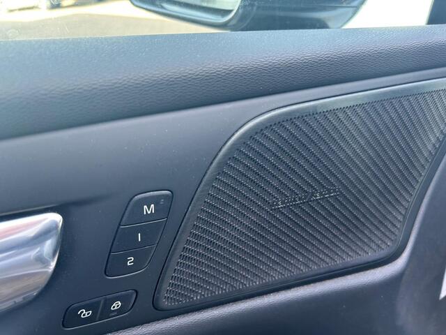 Volvo V60 2.0 T6 Twin Engine AWD R-Design | Plug-in Hybrid (PHEV) | Panoramadak | Head-Up Display | Harman Kardon Audio | Achteruitrijcamera | Stoelverwarming voor en achter | Navigatie | Keyless Entry | Lichtmetalen Velgen 19 inch