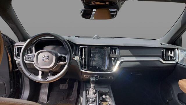 Volvo V60 2.0 T6 AWD Inscription | Polestar Engineered optimalisatie | Bowers & Wilkins audio | Trekhaak | Panoramadak | Lederen bekleding | Stoelverwarming en ventilatie | Stoelmassage | Head-up display | 360 camera | Sportonderstel | Gelamineerde zijruiten | Adap