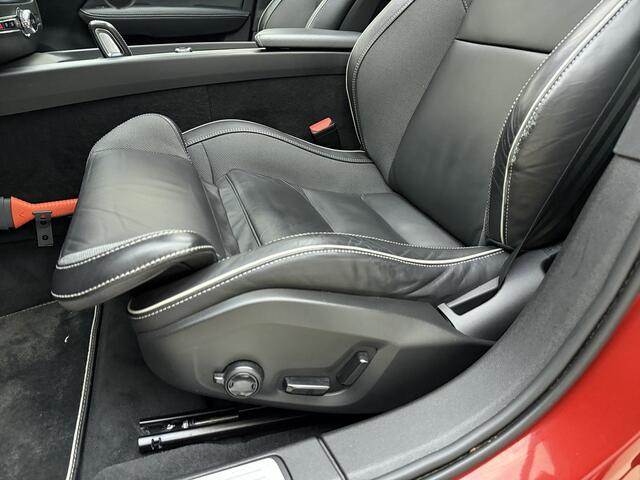 Volvo V60 B3 R-Design | Schuif/Kantel dak | Memory seats | Trekhaak | Stoel/stuur verwarming | Harmon Kardon audio |