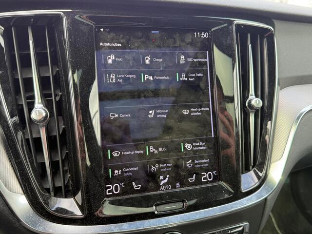 Volvo V60 2.0 T8 Recharge AWD R-Design | Trekhaak | Panoramadak | BLIS | Power seat | Harman/Kardon | 360° Camera | Stoel/stuur verwarming | Parkeersensoren V+A | Keyless entry/start |