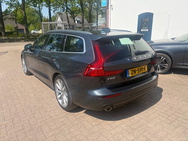 Volvo V60 T4 Momentum Pro Leder Camera