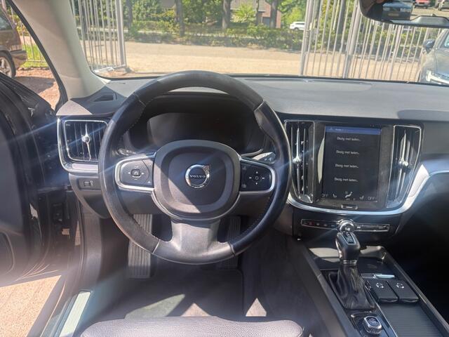 Volvo V60 T4 Momentum Pro Leder Camera