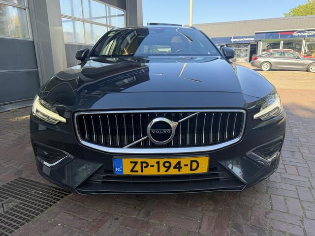 Volvo V60 2.0 D4 Inscription Leer,Panodak,18Inch,Trekhaak,Navi,Cruise Bomvol en dealer onderhouden