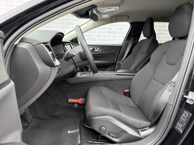 Volvo V60 2.0 B3 Momentum Business | Adaptieve Cruise Control | Parkeercamera | Harman Kardon Audio | Apple CarPlay & Android Auto | Donker Getint Glas | 18" Lichtmetalen Velgen |