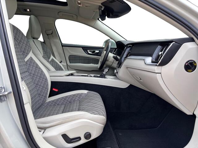 Volvo V60 2.0 T5 250 PK Aut8 ? Pano ? Trekhaak ? H/K
