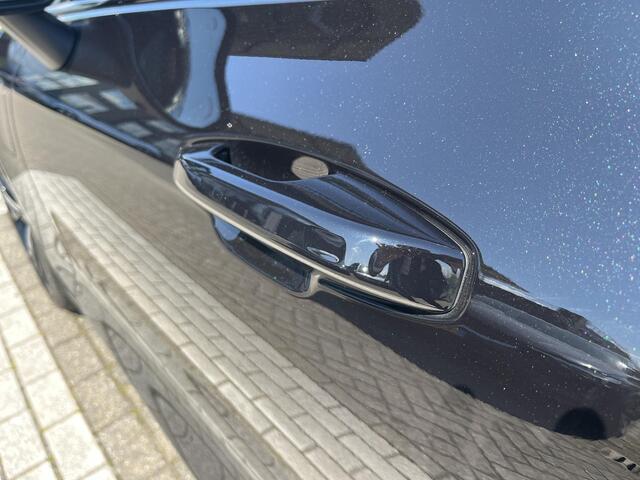 Volvo V60 T6 Plug-in hybrid AWD Ultra Dark | Panoramadak | 360 Graden Camera | Demonstratie Auto | Climate Pack |