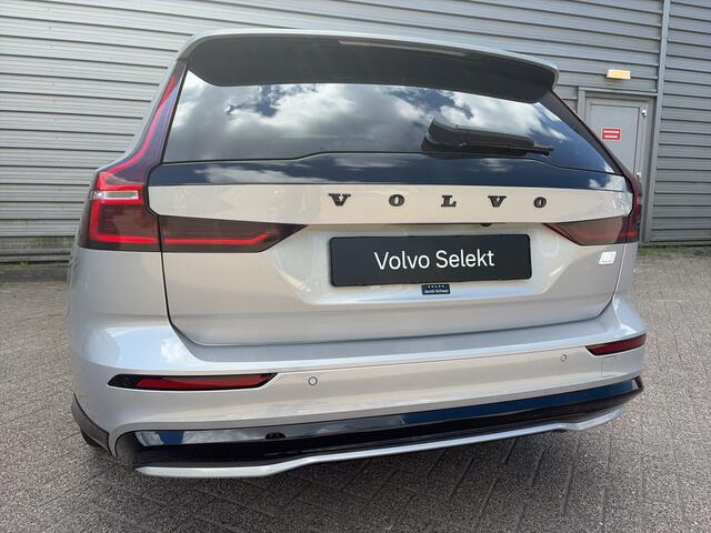 Volvo V60 2.0 T6 Plug-in hybrid AWD Ultimate Dark / Black Sheep / 19" 5-Spaaks Black / H&K Audio / Sportstoelen /