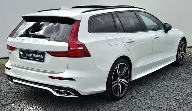 Volvo V60 2.0 T6 Recharge AWD R-Design Head Up - Stoelventilatie voor - Luxe lederen bekleding - Panorama Dak - 2000 KG Trekgewicht - Harman Kardon Sound Systeem - Camera achter - Lighting Pack - Privacy glass - 19 Licht metaal - Elektrisch bedienbare voorstoelen