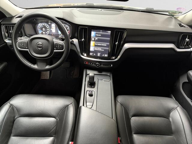 Volvo V60 2.0 B3 Momentum Aut- Leder Interieur, Elek Trekhaak, Stuur/Stoelverwarming, Camera Carplay