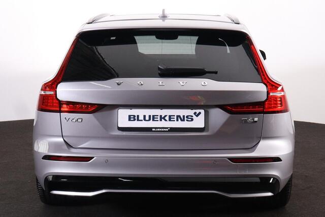 Volvo V60 T6 Recharge AWD Plus Dark - Panorama/schuifdak - IntelliSafe Assist & Surround - 360º Camera - Harman/Kardon audio - Verwarmde voorstoelen, stuur & achterbank - Parkeersensoren voor & achter - Elektr. bedienb. voorstoelen met geheugen - Head up display -