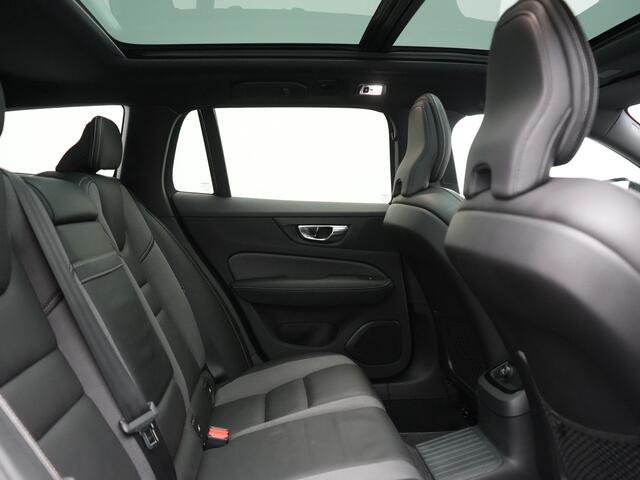 Volvo V60 T8 Twin Engine AWD R-Design PHEV 390pk Dealer O.H. | Trekhaak Af Fabriek | Panodak | Head Up | Harman / Kardon | Camera | Lederen Sportstoelen Memory & Verwarmd | Apple Carplay | Stuur Verwarmd | Navigatie | DAB | Plug In Hybrid |
