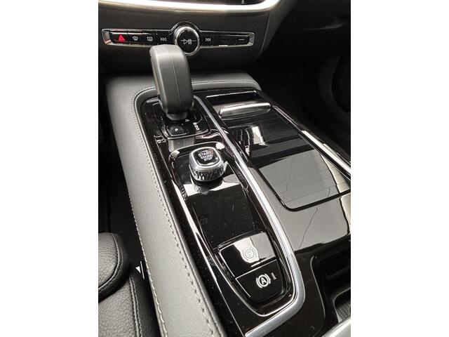 Volvo V60 2.0 T6 Plug-in hybrid AWD Plus Bright intellisafe / climate/ park assist/ harman kardon/ leder/ elektrische stoelen