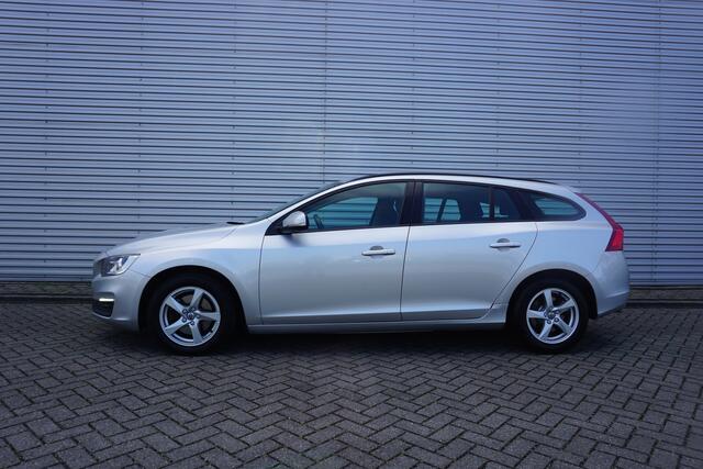 Volvo V60 2.0 D3 Kinetic AUTOMAAT - Climate / Navi / Cruise / Stoelverw. / Parkeers. / Lm velgen