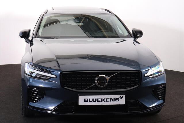Volvo V60 T6 Recharge AWD Plus Dark - Panorama/schuifdak - IntelliSafe Assist & Surround - 360º Camera - Harman/Kardon audio - Verwarmde voorstoelen, stuur & achterbank - Parkeersensoren voor & achter - Elektr. bedienb. voorstoelen met geheugen - Head up display -