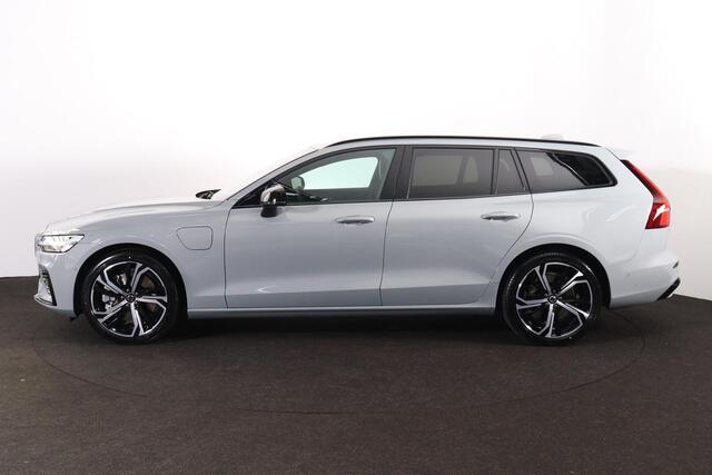 Volvo V60 T6 Recharge AWD Plus Dark - Panorama/schuifdak - IntelliSafe Assist & Surround - 360º Camera - Harman/Kardon audio - Verwarmde voorstoelen, stuur & achterbank - Parkeersensoren voor & achter - Elektr. bedienb. voorstoelen met geheugen - Head up display -