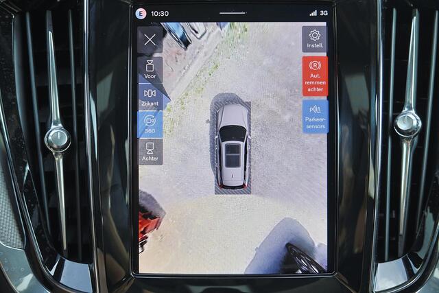 Volvo V60 T6 Recharge AWD Plus Dark - Panorama/schuifdak - IntelliSafe Assist & Surround - 360º Camera - Harman/Kardon audio - Verwarmde voorstoelen, stuur & achterbank - Parkeersensoren voor & achter - Elektr. bedienb. voorstoelen met geheugen - Head up display -