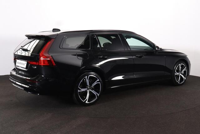 Volvo V60 T6 Recharge AWD Plus Dark - Panorama/schuifdak - IntelliSafe Assist & Surround - 360º Camera - Harman/Kardon audio - Verwarmde voorstoelen, stuur & achterbank - Parkeersensoren voor & achter - Elektr. bedienb. voorstoelen met geheugen - Head up display -