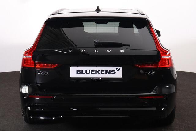 Volvo V60 T6 Recharge AWD Plus Dark - Panorama/schuifdak - IntelliSafe Assist & Surround - 360º Camera - Harman/Kardon audio - Verwarmde voorstoelen, stuur & achterbank - Parkeersensoren voor & achter - Elektr. bedienb. voorstoelen met geheugen - Head up display -