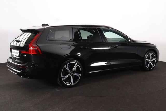 Volvo V60 T6 Recharge AWD Plus Dark - Panorama/schuifdak - IntelliSafe Assist & Surround - 360º Camera - Harman/Kardon audio - Verwarmde voorstoelen, stuur & achterbank - Parkeersensoren voor & achter - Elektr. bedienb. voorstoelen met geheugen - Head up display -