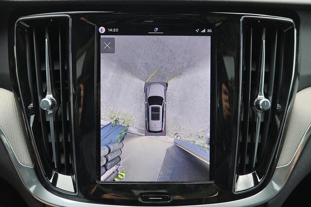 Volvo V60 T6 Recharge AWD Plus Dark - Panorama/schuifdak - IntelliSafe Assist & Surround - 360º Camera - Harman/Kardon audio - Verwarmde voorstoelen, stuur & achterbank - Parkeersensoren voor & achter - Elektr. bedienb. voorstoelen met geheugen - Head up display -